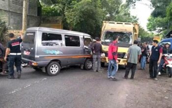 Tak Kuat Menahan Kantuk, Mobdin Kades Mandalamekar Adu Kepala