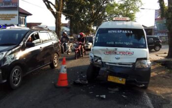 Tiga Kendaraan Tabrakan di Depan Kantor Dishub Kab. Tasik