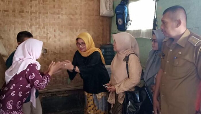 Ketua PKK Kab. Tasik Santuni Korban Tenggelam dan Ledakan Tabung Gas