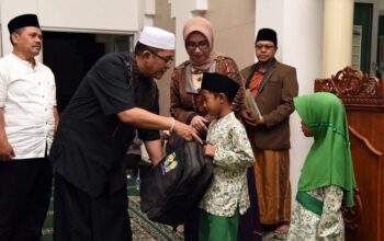 Tarling, Bupati Tasik Serahkan Bantuan