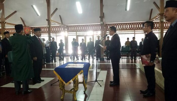 Bupati Tasik Lantik Iin Aminudin Jadi Penjabat Sekda