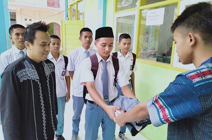 Aksi Simpatik Kelulusan Siswa XII SMK Nurusalam Salopa