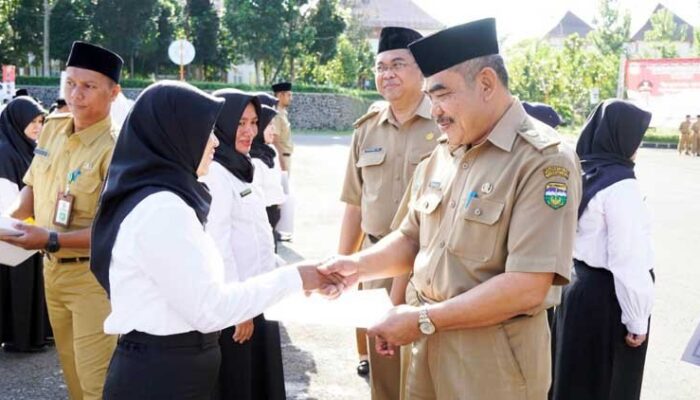 Belasan Orang dapat SK CPNS PTT di Kabupaten Tasik
