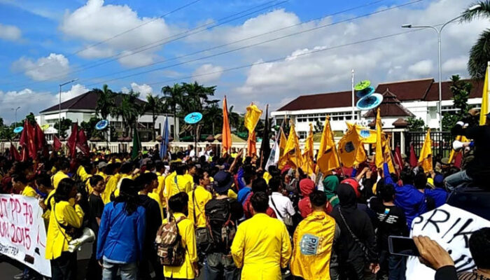May Day, Buruh dan Aliansi Mahasiswa Tuntut Upah Sesuai