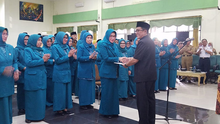 Bupati Tasikmalaya Kukuhkan 40 Pengurus TP PKK