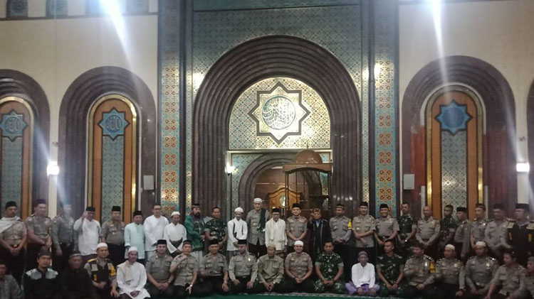 Guna Pererat Persatuan Umat, Dir Binmas Polda Jabar Laksanakan Subuh Keliling