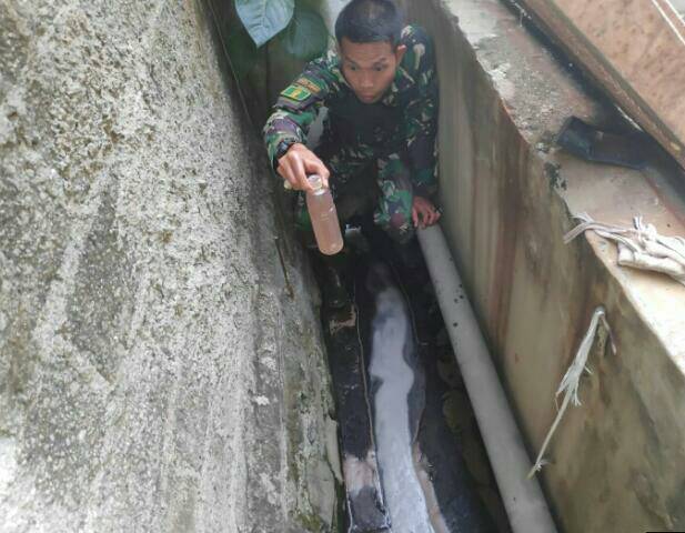 Satgas Sektor 21-13 Cimahi, Cor Lubang Pembuangan Limbah PT BWM