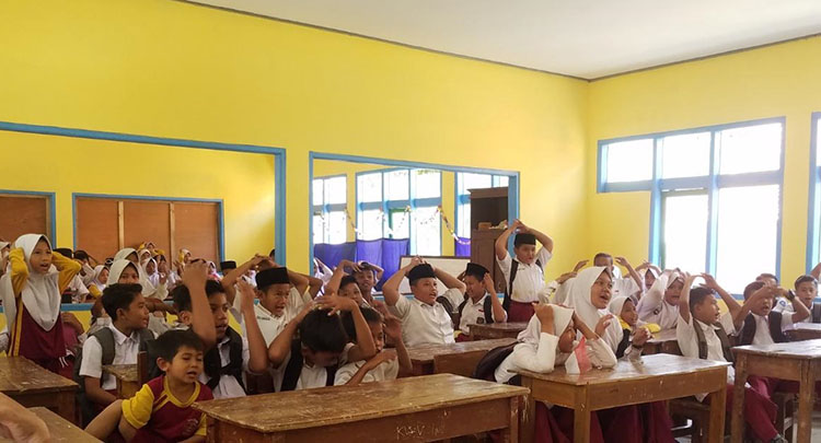 Dihantui Sutet, Siswa SDN Cintajaya Merasa Takut