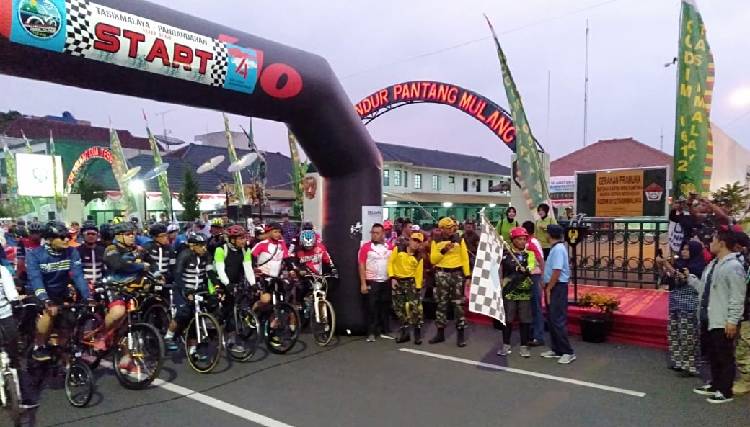 Jalin Sinergitas Wakasad dan Pangdam Gowes ke Pangandaran