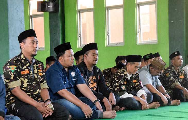 Mbah Moen Wafat, Ansor-Banser Kabupaten Tasikmalaya Gelar Salat Gaib dan Tahlil