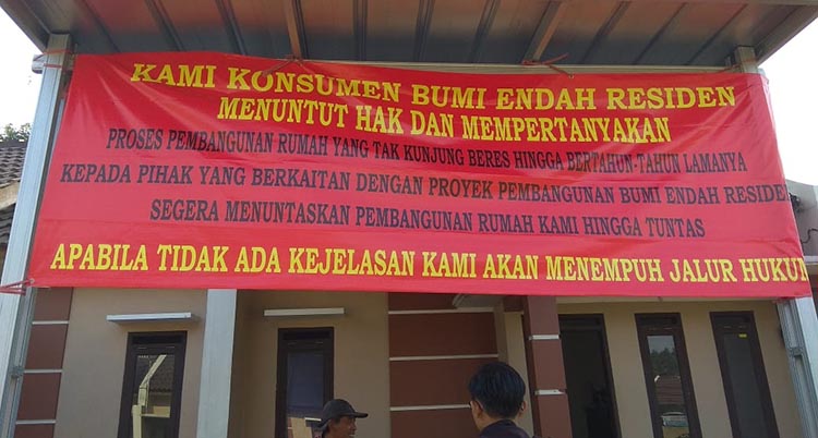 Tak Kunjung Dibangun, Konsumen Perumahan Bumi Endah Residen Resah