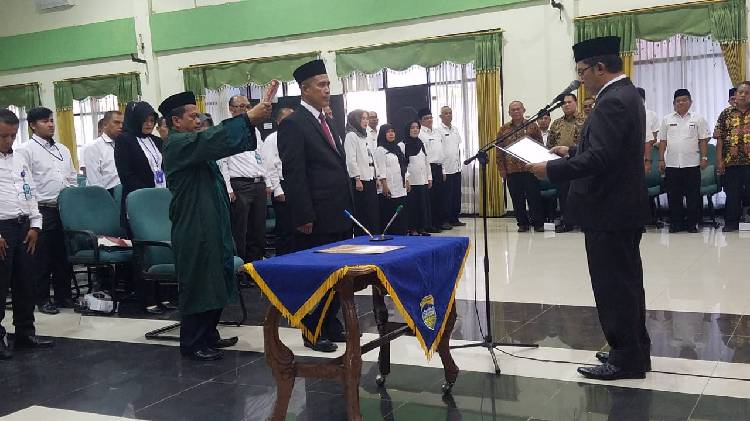 Bupati Tasik Lantik Direktur Operasional PD BPR Artha Galunggung