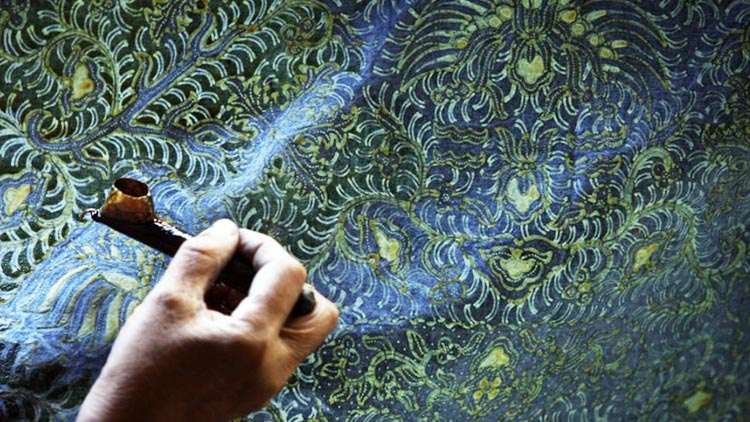 2 Oktober, Pemerintah Imbau Pemakaian Batik