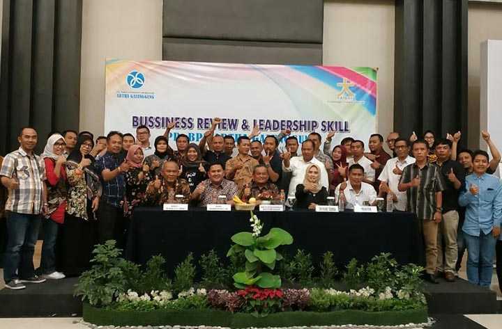 Manajemen BPR Artha Galunggung Mengikuti Training Review