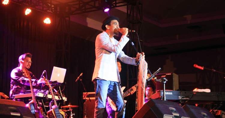 Penampilan Glenn Fredly Mampu Hopnotis Fans di Kota Tasik