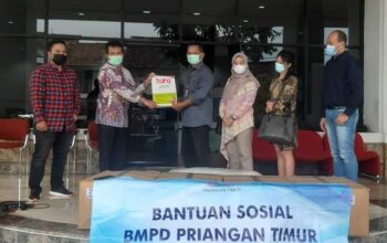 BI Bersama BMPD Serahkan Bantuan APD ke RSUD Dokter Soekarjo
