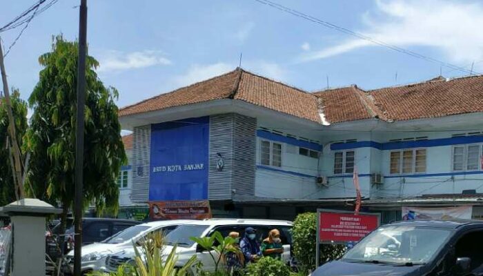 Belum Sempat Digunakan, Atap Ruang Radiologi RSUD Banjar Ambrol