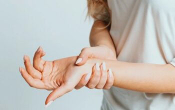 Jangan Sepelekan Kesemutan di Tangan, Kenali Penyebabnya