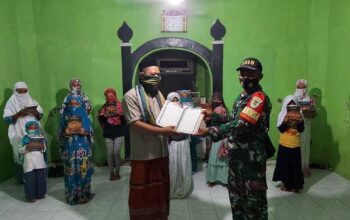 Koramil 1318 Padaherang Serahkan Bantuan Alquran untuk Pesantren