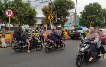Peringati HUT ke-10, BPR Artha Galunggung Bagikan Ribuan Masker 