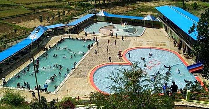 Ponpes Ibadurrohman Ajak Anak Didik Menikmati Wisata Pasir Pataya
