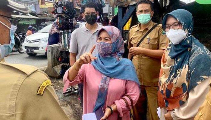 Anggota Komisi II DPRD Jabar Sidak Pasar Tanjungsari Sumedang