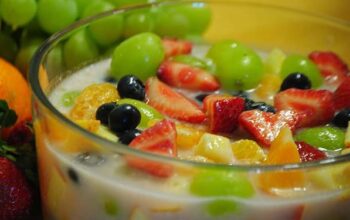 Es Sop Buah Penghilang Dahaga Ketika Berbuka Puasa