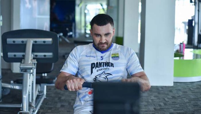 Tak Sesuai Ekspektasi, Persib Akhiri Kontrak Farshad Noor