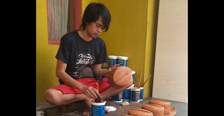Berkah Ramadhan, Perajin Peci Kulit Waru Banjir Pesanan