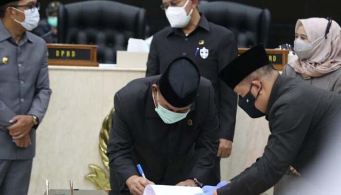 DPRD Jabar Tetapkan Dua Perda BPR