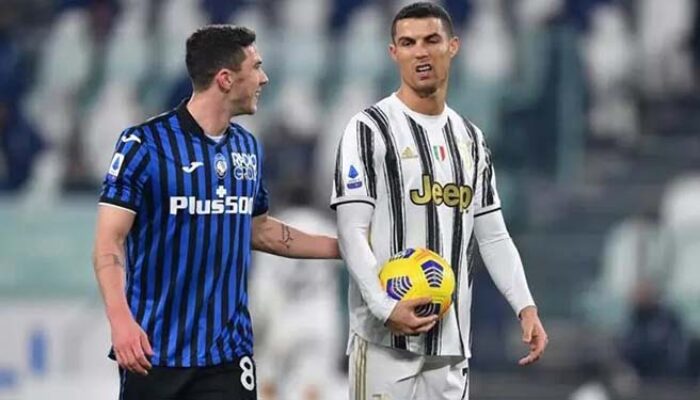 Kala Robin Gosens Ditolak Ronaldo Bertukar Jersey