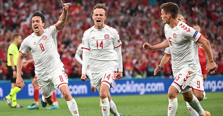 Kalah Dua Kali, Denmark Lolos Dramatis ke Perempatfinal
