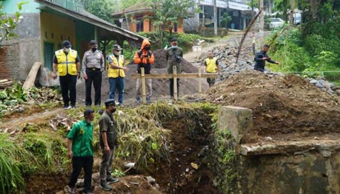 Cecep Pantau Pembangunan Infrastruktur Jalan Sirnajaya-Citalahab