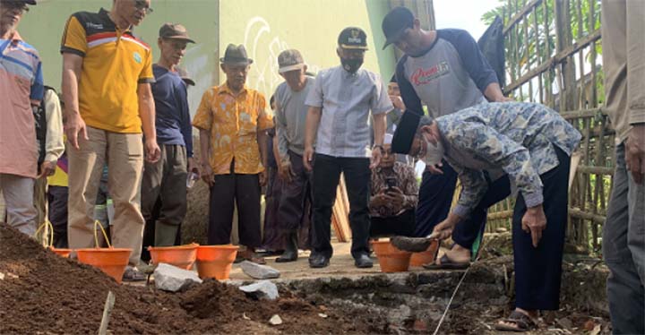 Budaya Gotong Royong Masih Melekat di Warga Kampung Cideres Tasikmalaya