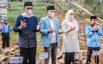 Wakil Ketua DPRD Jabar Hadiri Peletakan Batu Pertama BKPRMI Ciamis
