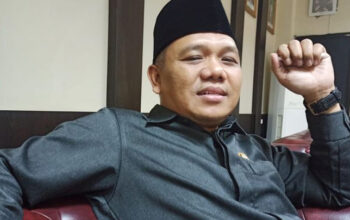 Asep Sopari Advokasi Warga Tanjungjaya Atas Airnya yang Mengering