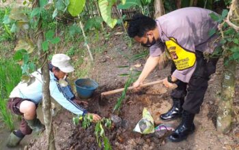 Racik Jamu Sendiri, Anggota Polres Tasik Dapat Penghargaan