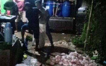 Terjadi Lagi! Warga Desa Tenjolaut KBB Terima Bansos Ayam Busuk