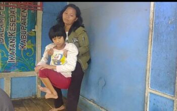 Cerita Pilu Neng Fitri, Gadis Cilik dari Pelosok Bandung Barat Melawan Keterbatasan