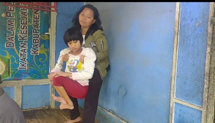 Cerita Pilu Neng Fitri, Gadis Cilik dari Pelosok Bandung Barat Melawan Keterbatasan
