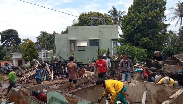 Lupa Matikan Kompor, Rumah di Ngamprah Habis Terbakar saat Ditinggal Meladang