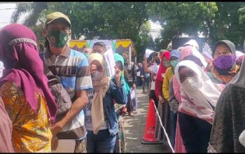Semrawut Pencairan BPNT di Bandung Barat, Dari Ngantre sampai Dipaksa Beli Sembako