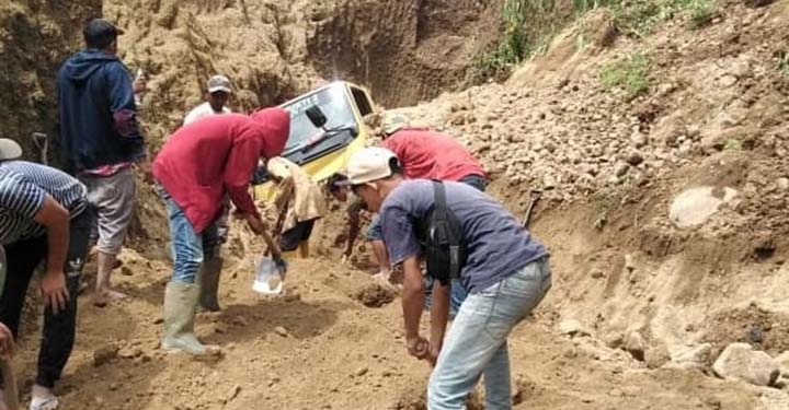 Jelang Lebaran, 2 Warga Tewas Tertimbun Longsor di Bandung Barat