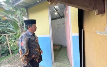 Desa Padalarang Bangun Puluhan Jamban Gratis