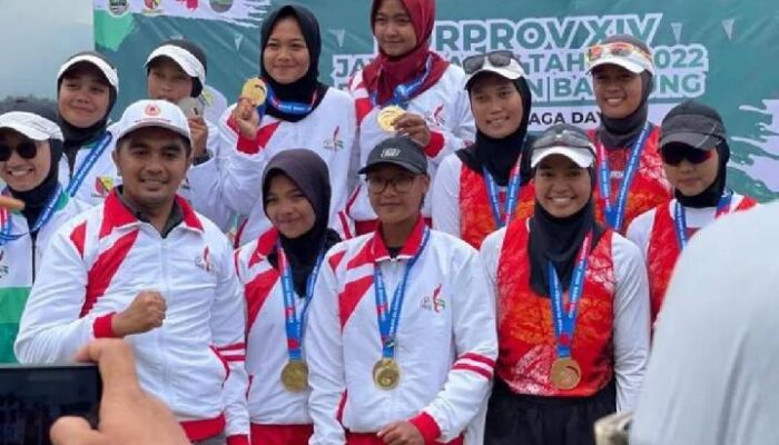 R4X KBB Sabet Medali Emas Cabor Dayung Beregu Puteri