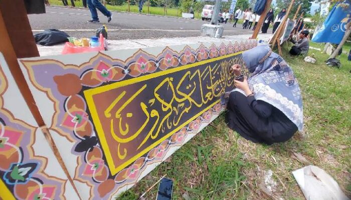 Rekor Muri Kaligrafi Terpanjang 795 Meter Dipecahkan Bandung Barat