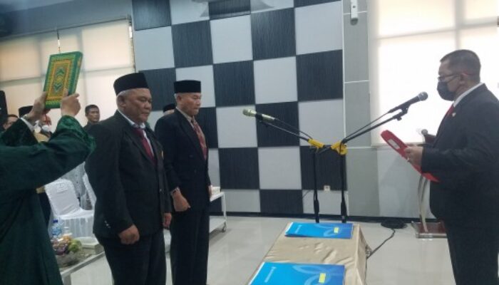 Bupati Ade Lantik Dewan Pengawas PD BPR Artha Galunggung Baru