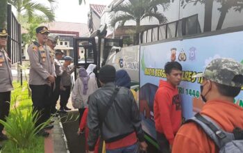 Mudik Bersama Polres Tasikmalaya; Ratusan Pemudik Merasa Terbantu dan Nyaman
