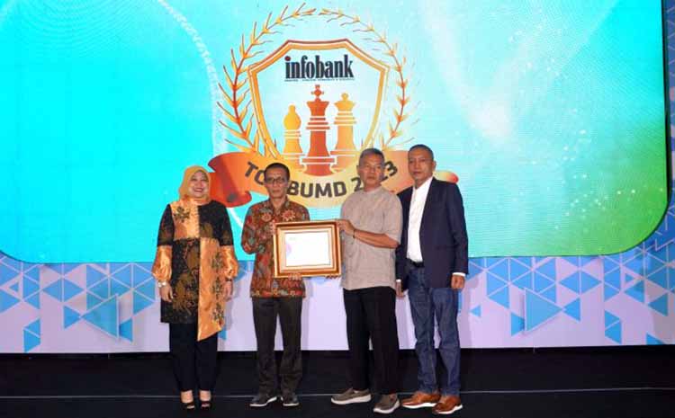BPR Artha Galunggung Kembali Raih Penghargaan TOP BUMD