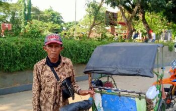 Cerita Abah Syaripan Bertahan Hidup Dari Kayuhan Pedal Becak 